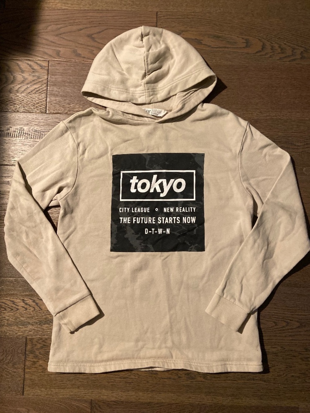 LIKE NEW: H&M Tokyo Graphic Hoodie Size 12-14 yrs